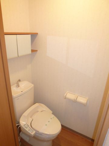 トイレ　落ち着いたトイレです