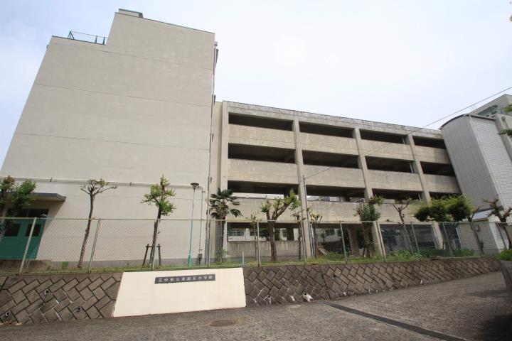 小学校　豊中市立小学校北緑丘小学校（小学校）まで496m