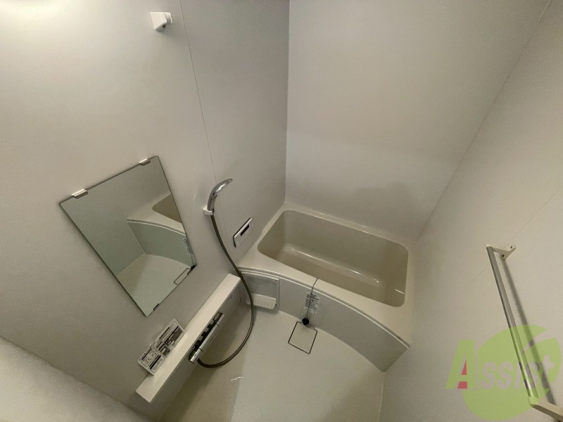 バス・シャワールーム　お風呂になります。一日の疲れを癒してくださいね。