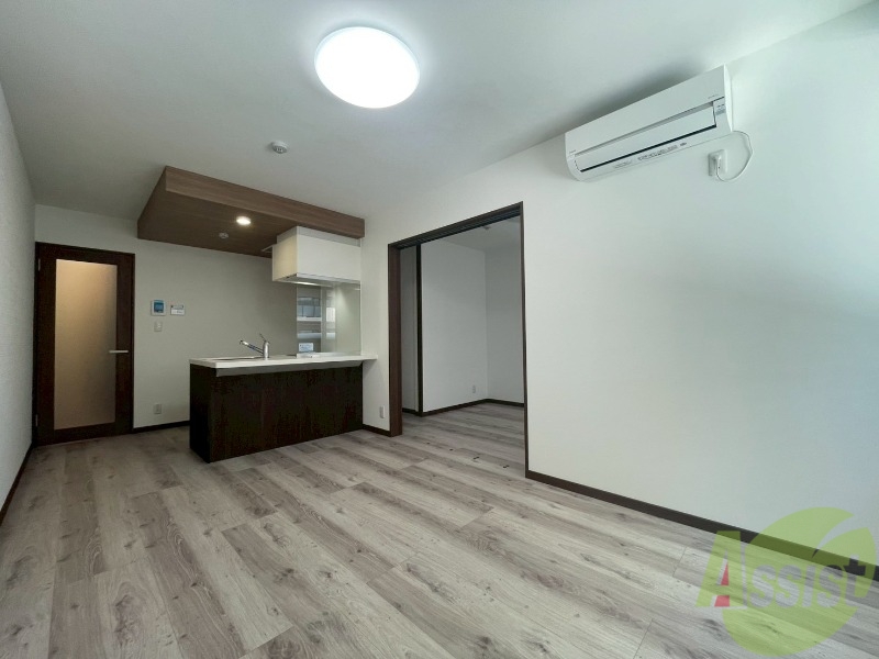 居室・リビング　白を基調とした明るい印象のお部屋になっています！