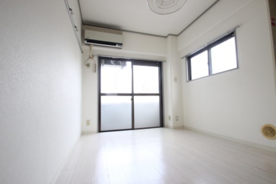 居室・リビング　※別部屋の写真です