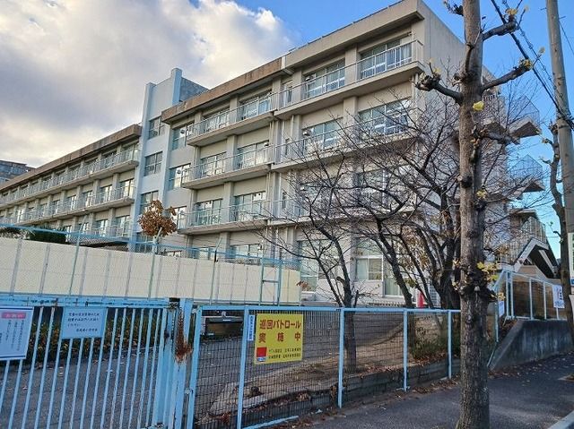 小学校　長尾南小学校（小学校）まで500m