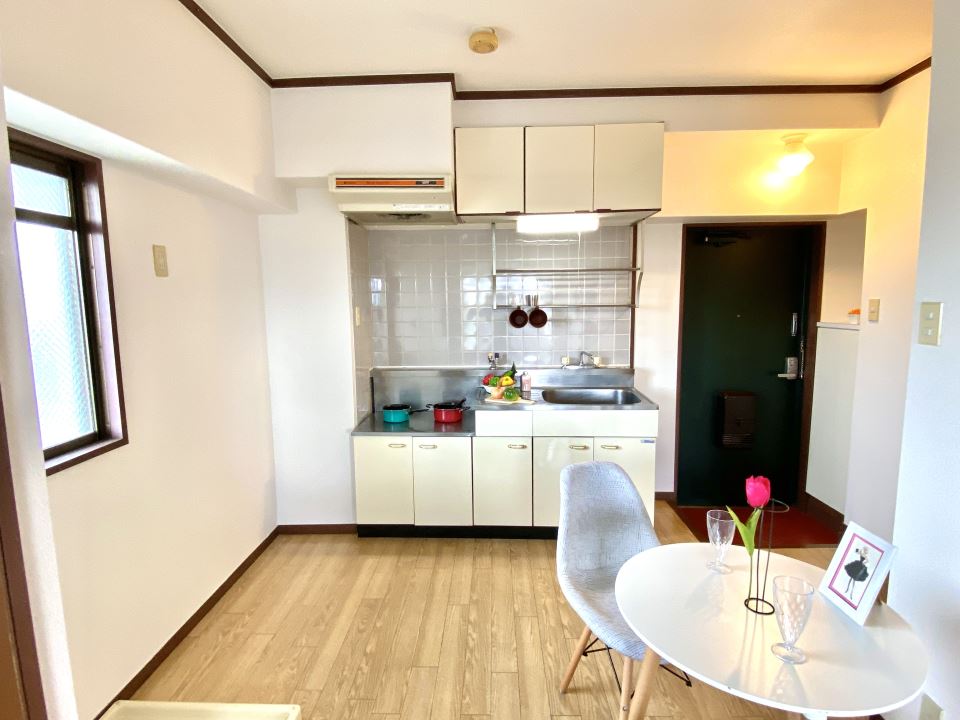 キッチン　調理スペース　二段の水切りラック有