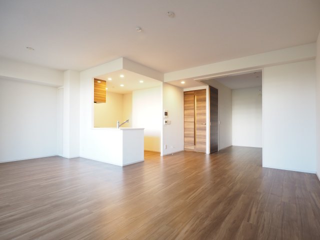 居室・リビング　明るく開放的なリビング