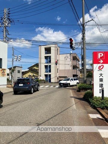 その他　前面道路（その他）まで0m