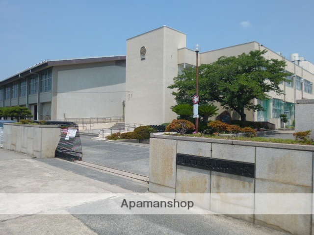 中学校　岡山市立京山中学校（中学校）まで806m