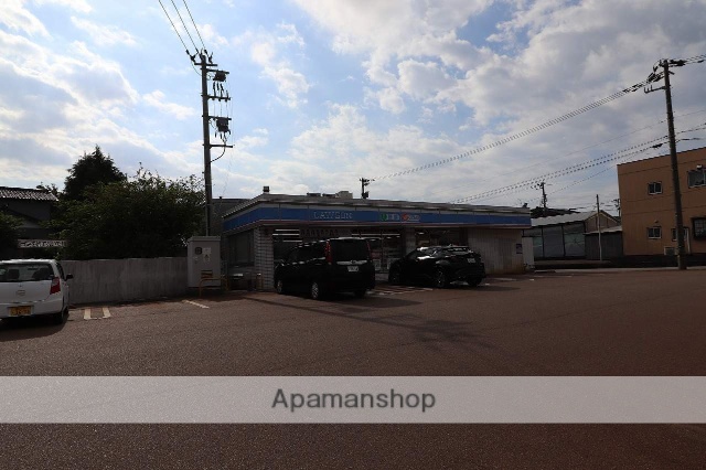 コンビニ　ローソン（コンビニ）まで607m