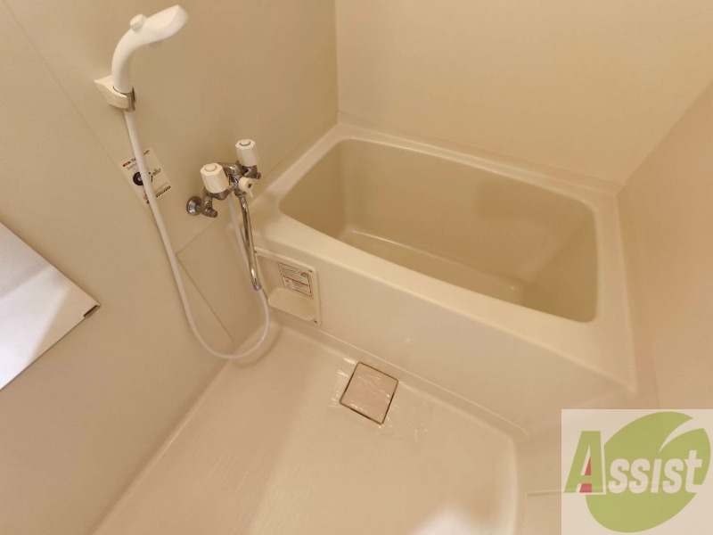 バス・シャワールーム　お風呂です。ゆっくりお風呂につかるのも体に良いですね！