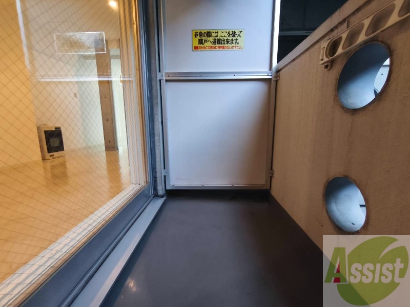 バルコニー　バルコニーです。洗濯物を干したり一息ついたりできますね！