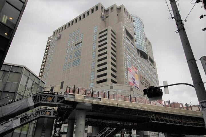 ショッピングセンター　八王子オクトーレ（ショッピングセンター）まで684m