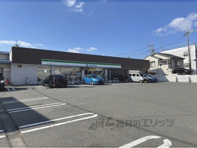 コンビニ　ファミリーマート伏見向島本丸店（コンビニ）まで490m