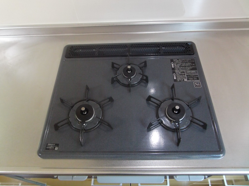 キッチン　３口ガスコンロ