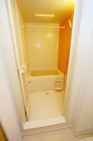 バス・シャワールーム　ゆったり過ごせるお風呂です