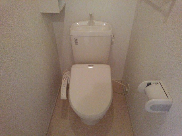 トイレ　コンパクトで使いやすいトイレです