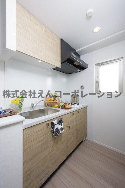 キッチン　シンク・調理スペース共に広くて便利♪