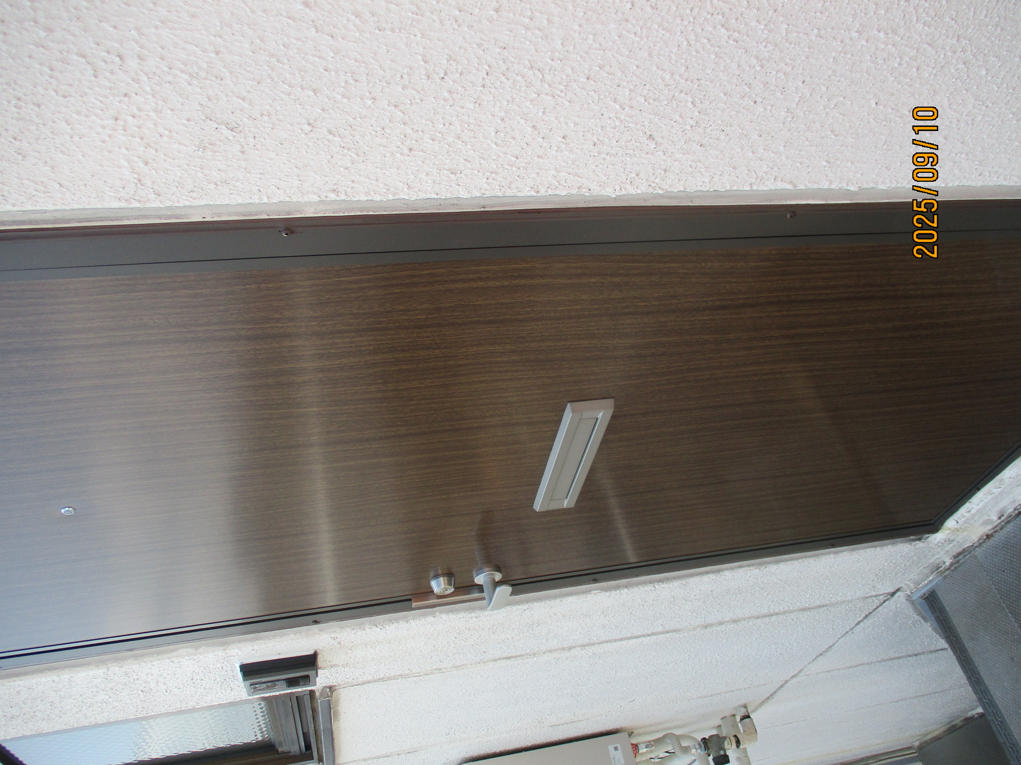 玄関　ドア交換済