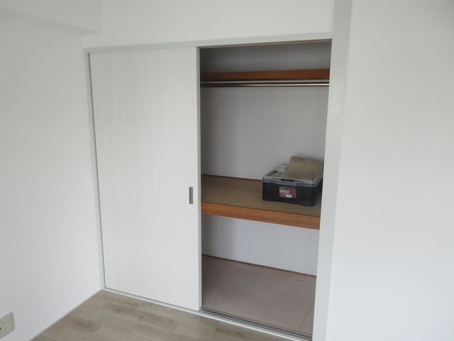 収納　押入れタイプの収納スペースです。
