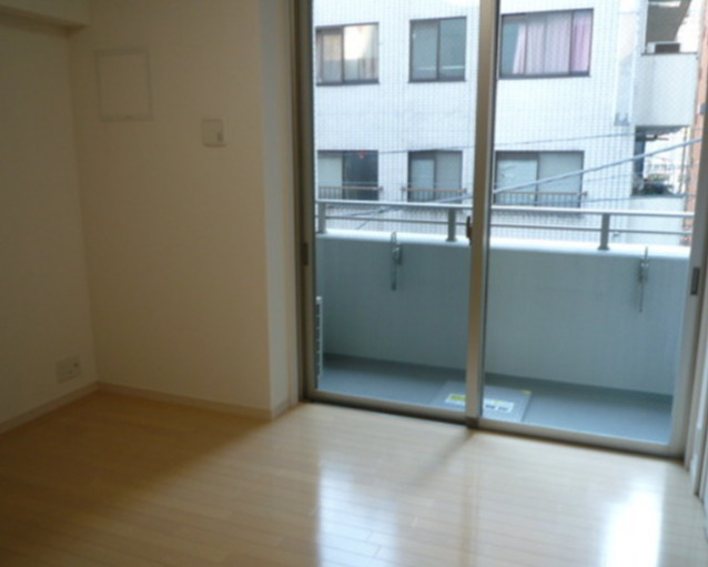 居室・リビング　※別部屋の参考写真です。