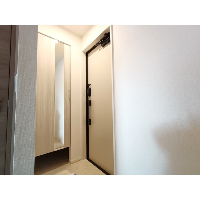 玄関　※類似物件写真