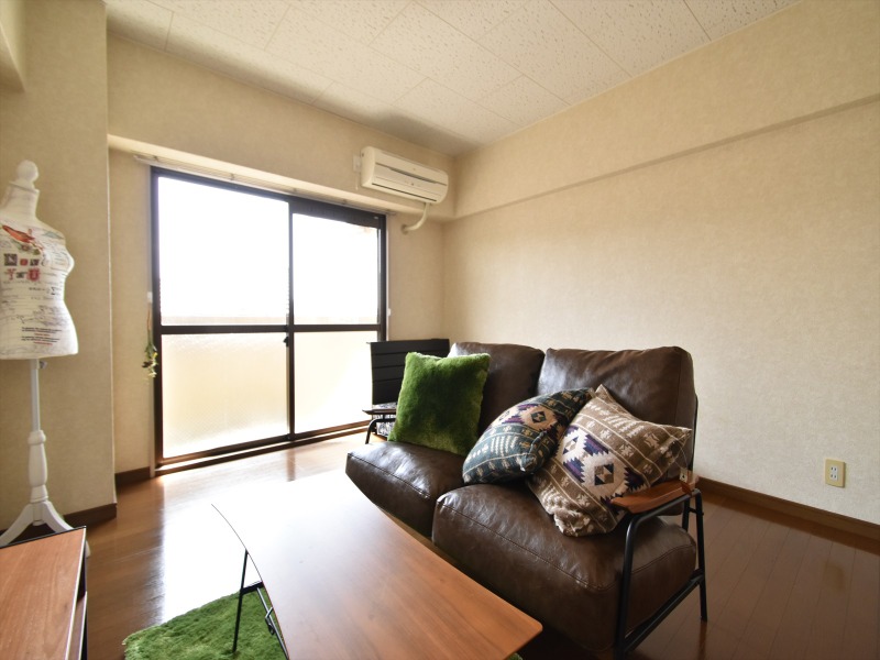 居室・リビング　※家具は付属しません。