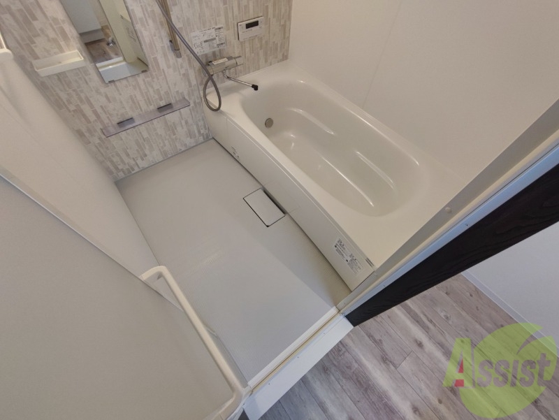 バス・シャワールーム　ユニットバスです。疲れを癒すのに欠かせませんね！