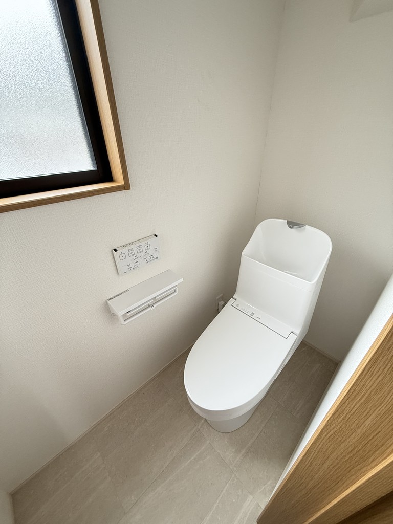 トイレ　1号室参照