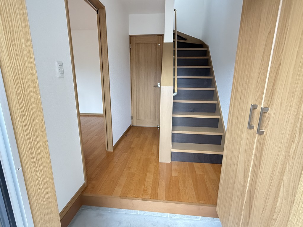 玄関　1号室参照