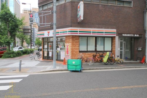 コンビニ　セブンイレブン 大阪北堀江2丁目店（コンビニ）まで94m