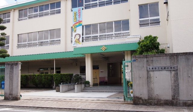 小学校　茨木市立安威小学校（小学校）まで348m