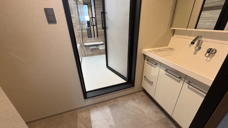 洗面設備　広々脱衣所