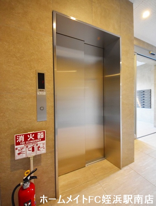 エントランス　★エレベーターで楽々移動♪★