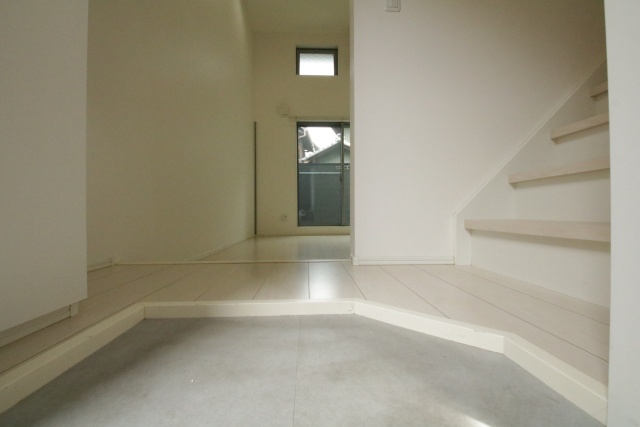 玄関　※別室の参考写真の為、現況優先です。