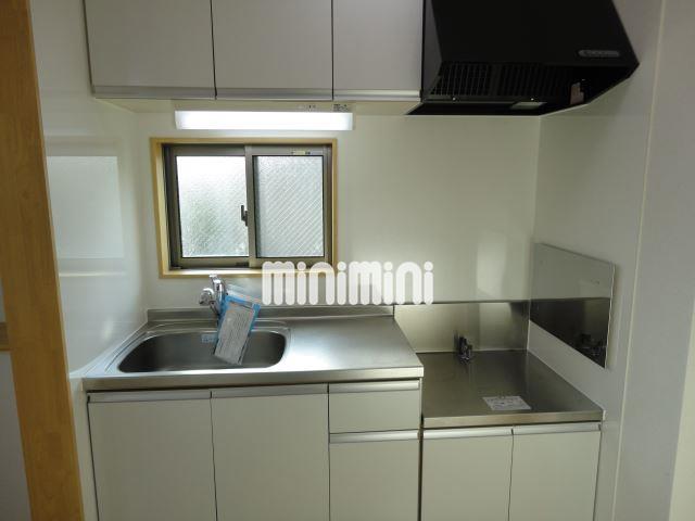 キッチン　キッチンは清潔感のある白です！