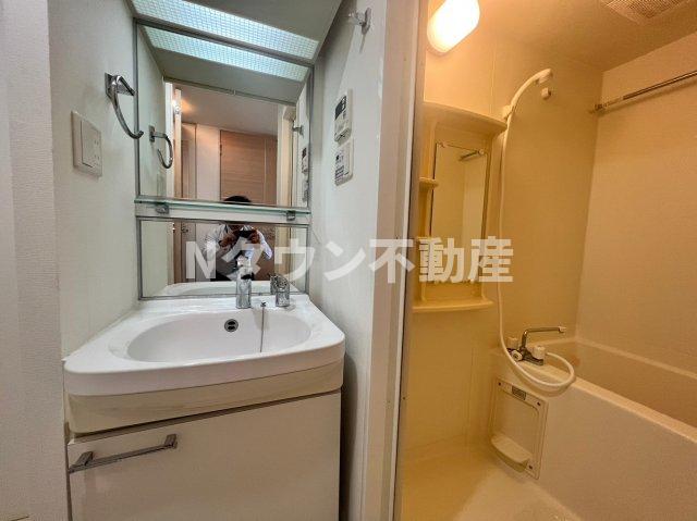 洗面設備　脱衣スペースもあります