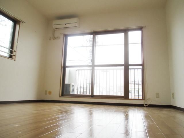 居室・リビング　★きれいなフローリングのお部屋です★