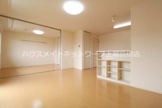 居室・リビング　リビング