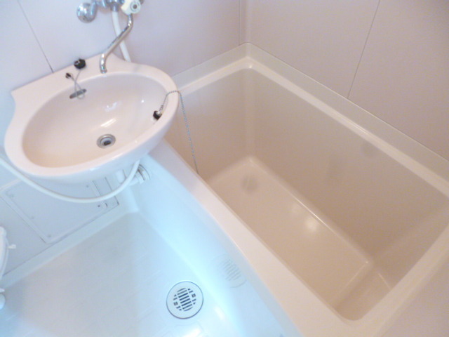 バス・シャワールーム　お風呂です。