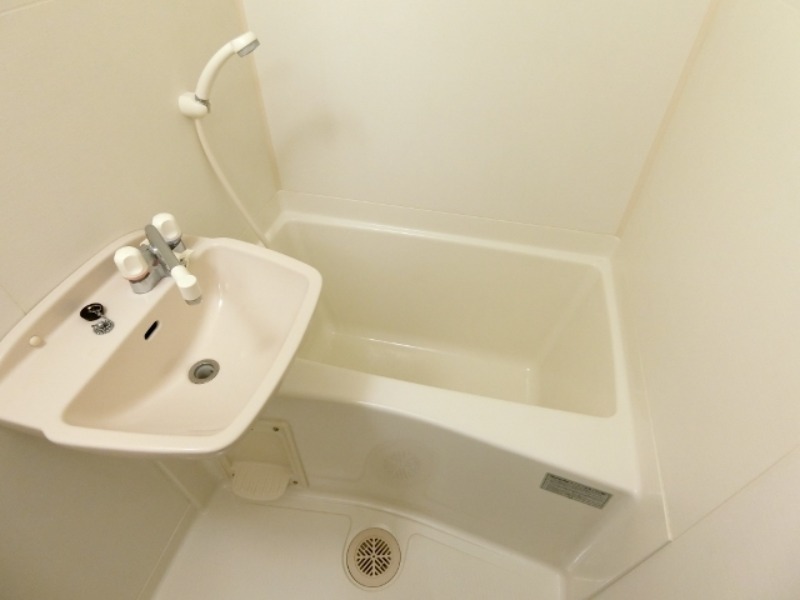 バス・シャワールーム　図面と現状に相違がある場合には現状を優先