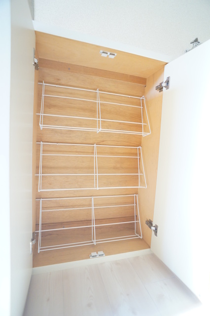 収納　シューズボックス付で、玄関はいつでもスッキリ片付きますね☆