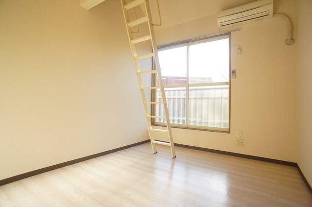 居室・リビング　明るい雰囲気で暮らしやすい！優しい質感の室内がオススメ☆