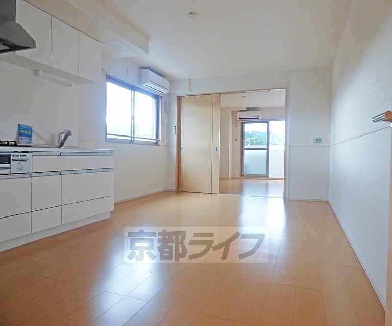 居室・リビング　広々としたお部屋です。