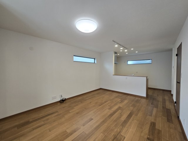 居室・リビング　カッツェカヤバ