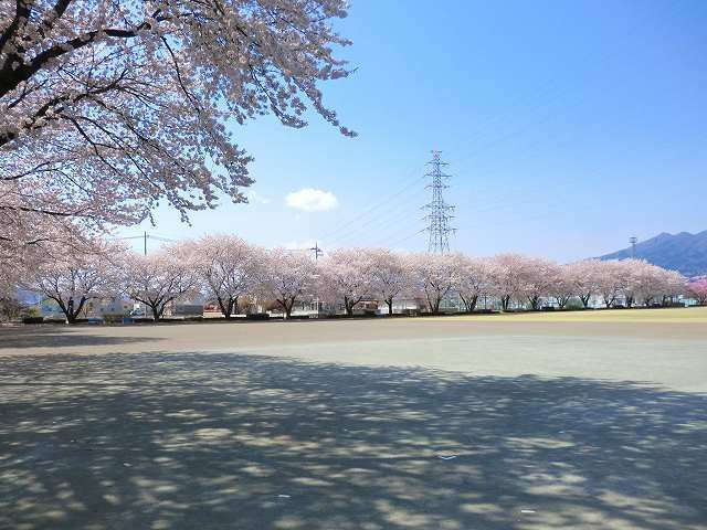公園　子持ふれあい公園（公園）まで650m