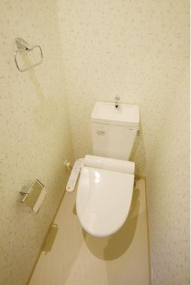 トイレ　温水洗浄便座付き♪