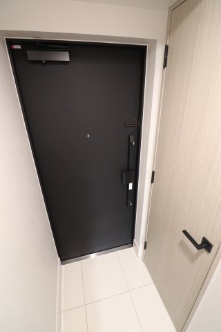 玄関　同間取り別部屋の参考写真です。