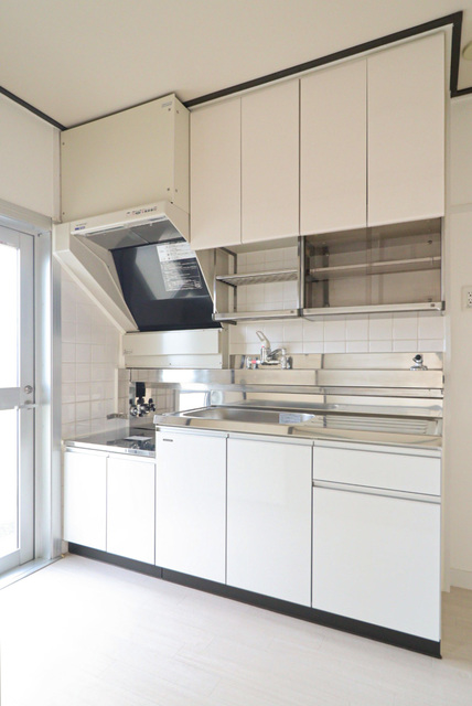 キッチン　コンパクトで使い勝手の良いキッチン