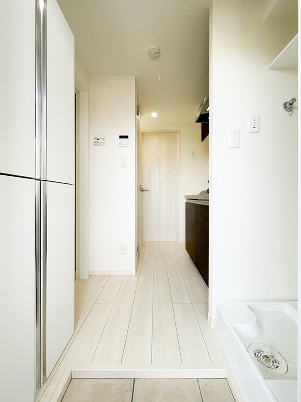 玄関　別部屋参考写真となります