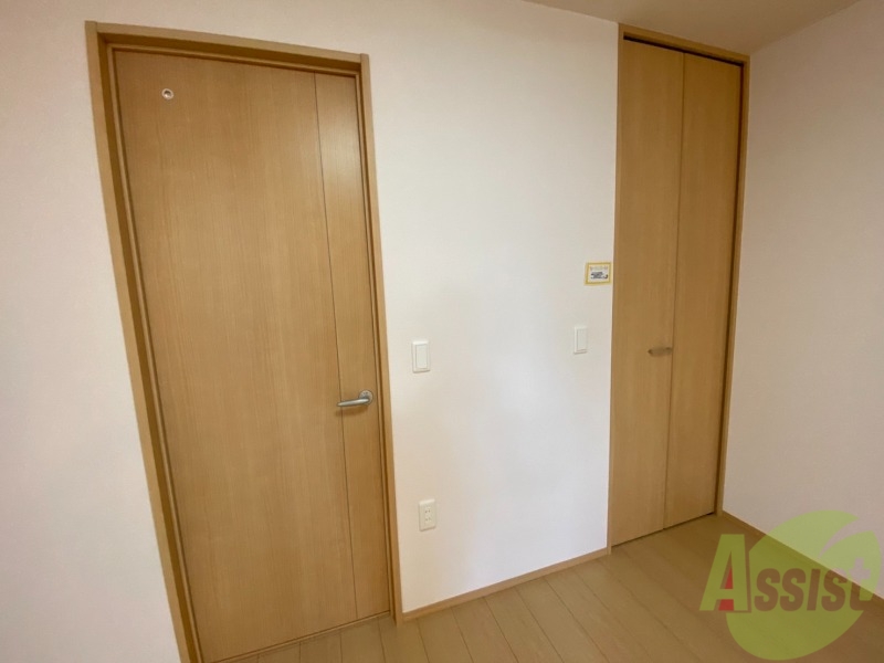 収納　収納はウォークインなのでたくさん収納できそうですね。