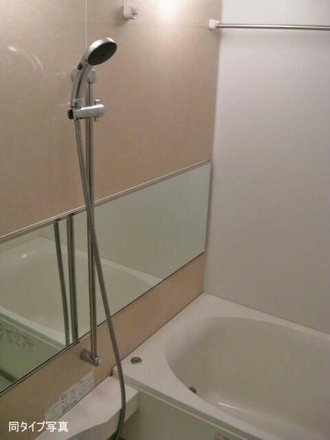 バス・シャワールーム　ゆったり過ごせるお風呂です