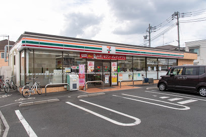 コンビニ　セブンイレブン 足立伊興2丁目店（コンビニ）まで775m